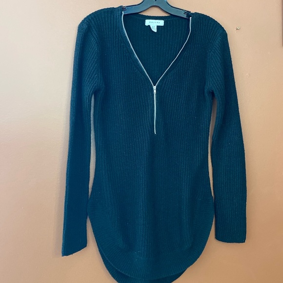 Majora ladies black sweater with zipper at the front. - Picture 1 of 7
